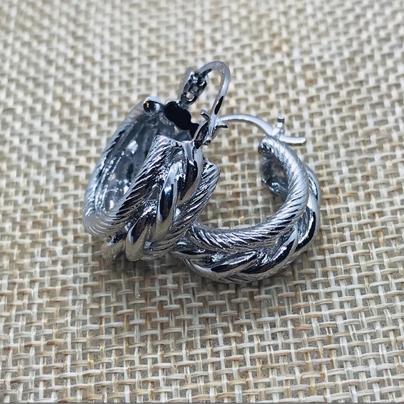 Silver Rope Design Small Hoop Earrings - Picture 2 of 3